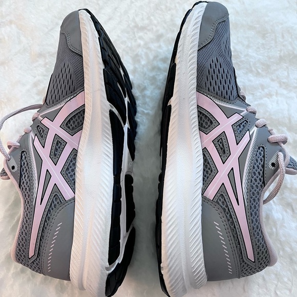 Brooks Gray and Pink Running Shoes - Picture 2 of 5